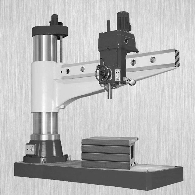 R100 Heavy Duty 100 mm Radial Drilling Machine by MAXNOVO
