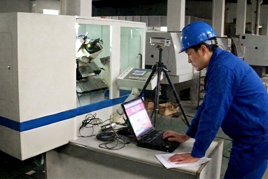 Laser-Interferometer-Test-by-MAXNOVO-MACHINE